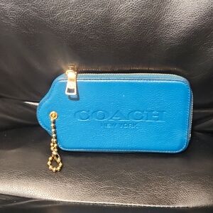 COACH Hangtag Multifunction Case